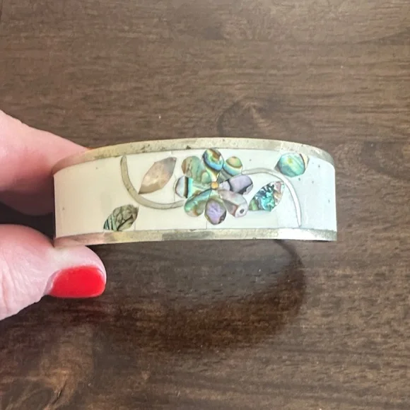 Floral Inlay Bangle Bracelet - Picture 1 of 4